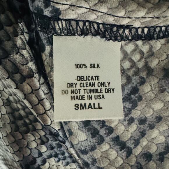 GENDER BIAS Women's Silk Ruffle Blouse Sz Small Snake Print Long Sleeve Mob Wife - Picture 9 of 12